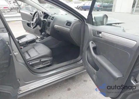 2018 Volkswagen Jetta 1.4T Se/1.4T Wolfsburg Edition z USA, uszkodzony, nr VIN 3VWDB7AJXJM257741